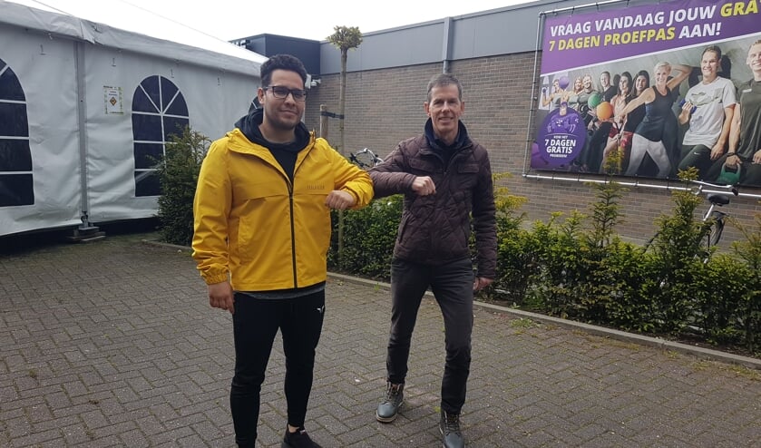 Miguel Morales (links) en John Kolthoff voor Anytime Fitness in Groenlo. Foto: Mark Ebbers
