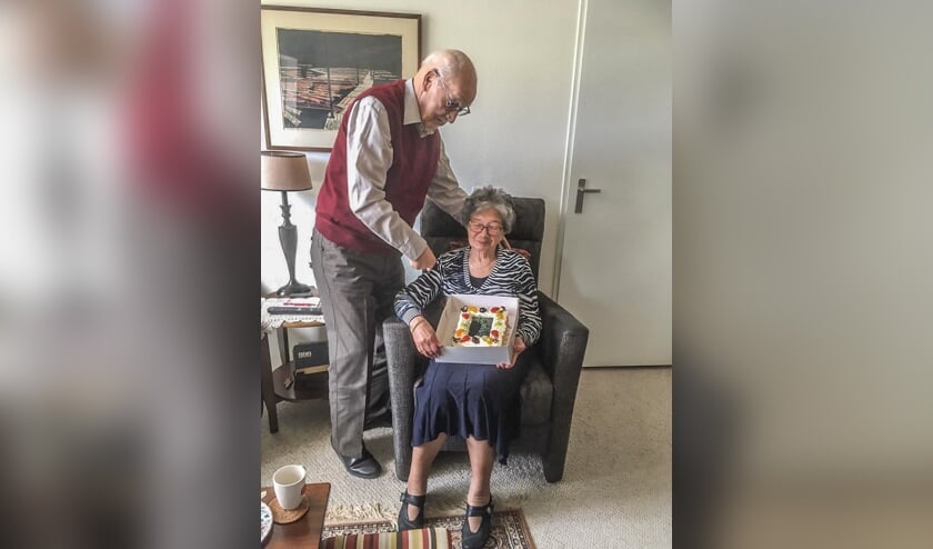 Titia en Jaap Harmsen vieren hun 65-jarig huwelijk. Foto: Carla Hartelman
