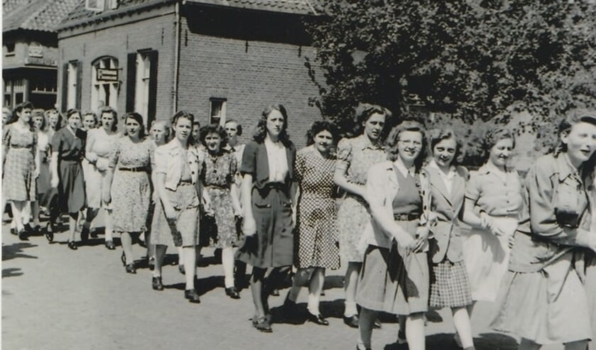 Foto: 4 en 5 mei comité Neede