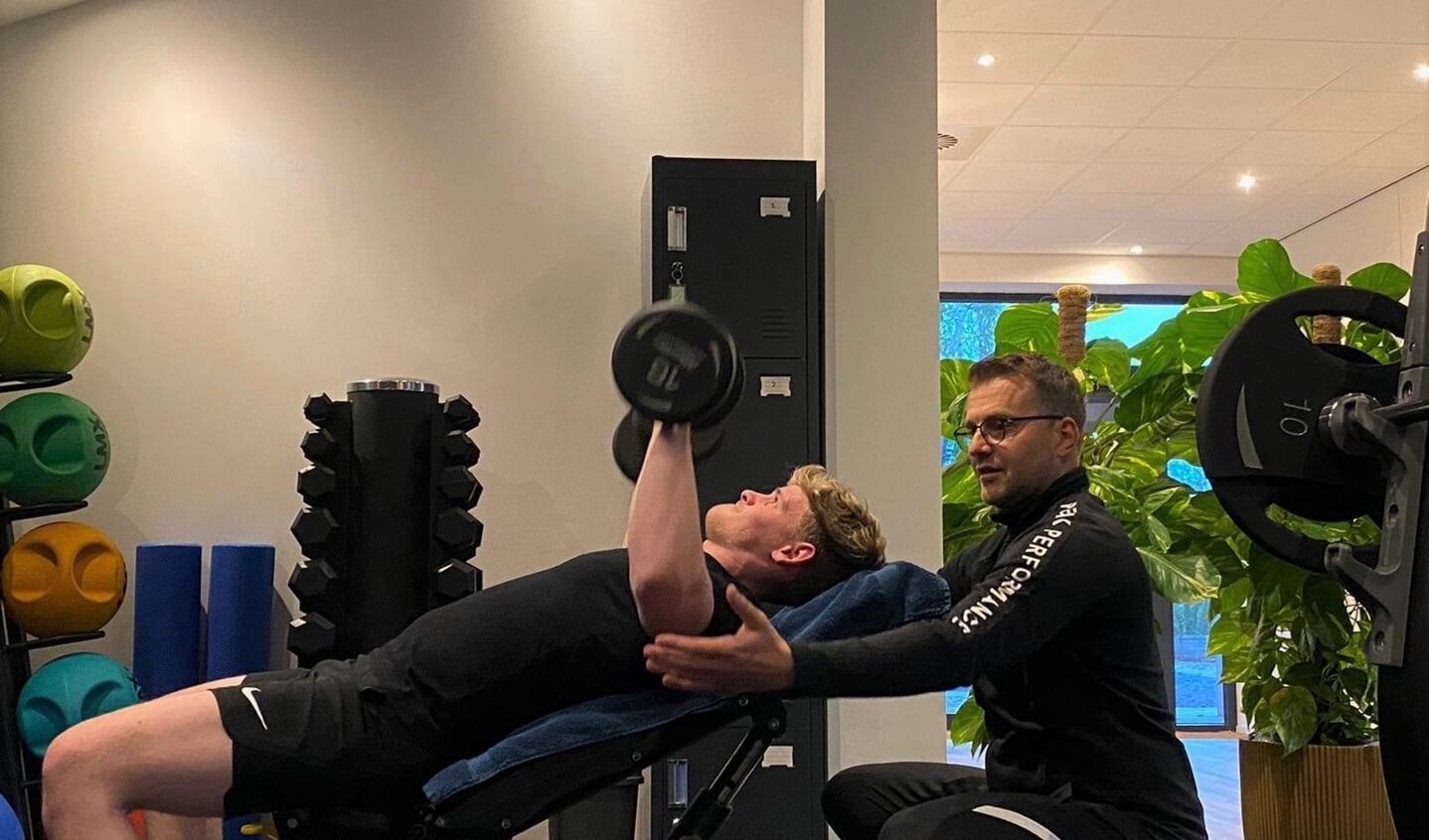 Zijspancrosser Koen Hermans is blij met zijn personal trainer Bart Thuss. Eigen foto