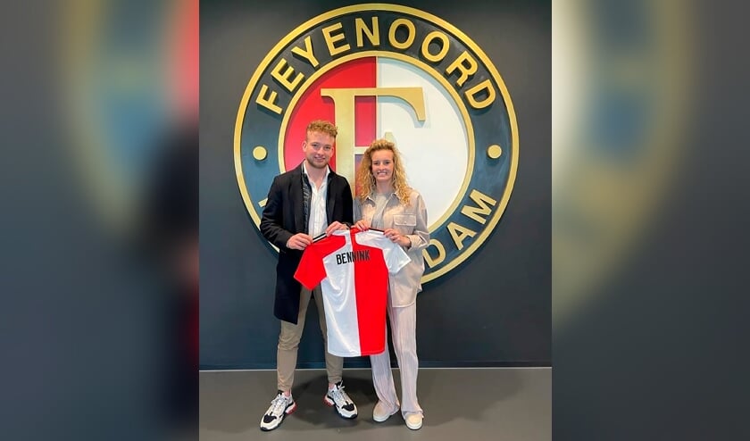 <p>Maxime met haar trotse broer Matiz. Foto: Feyenoord.nl</p>