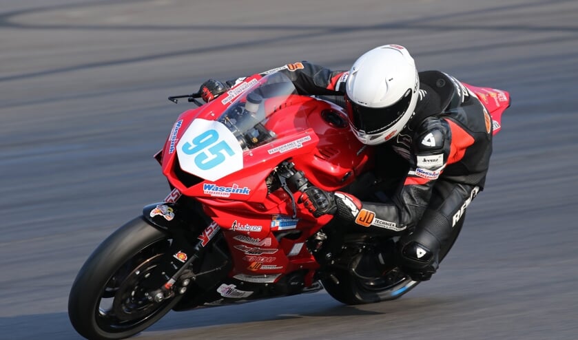 <p>Jorn Hamberg werd tweemaal tweede in Oschersleben nabij het Duitse Magdenburg. Foto: Henk Teerink</p>