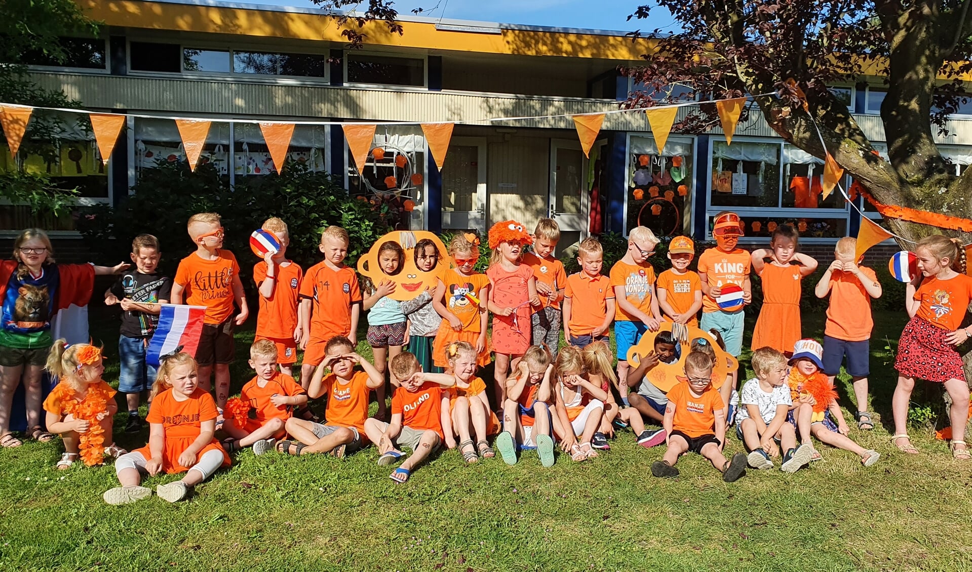 Kinderen OBS Noord steunen Oranje. Foto: PR
