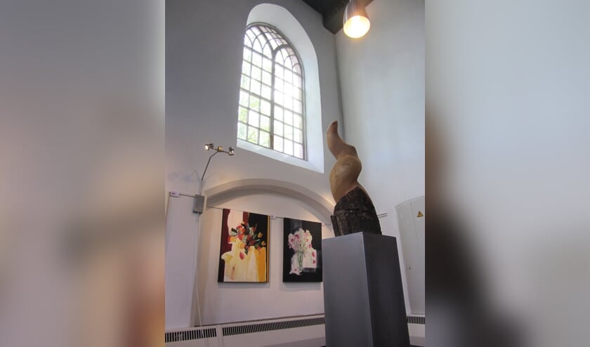 <p>Werk van de exposanten in de slotkapel. Foto: Jan Bijvank</p>