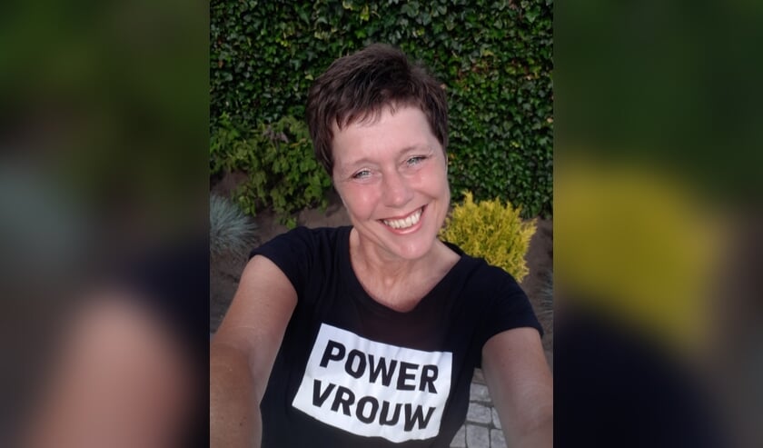 Powervrouw Mirjam v.d. Burg wandelt met lotgenoten. Eigen foto