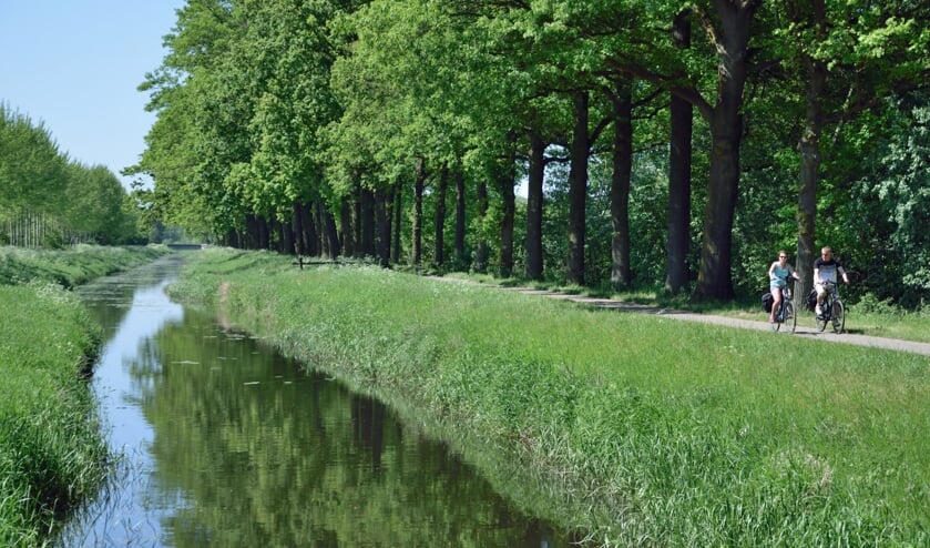 <p>Wandelen of fietsend Oude IJsselstreek ontdekken kan weer met tochten van de VVV. Foto: PR</p>