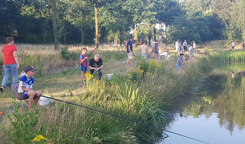Jeugd tijdens een wedstrijd op de vijver aan de Harteize. Foto: GHV