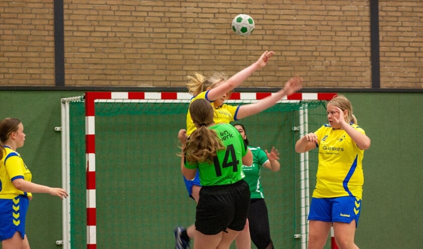 Aanval van Minerva en verdediging van HCW