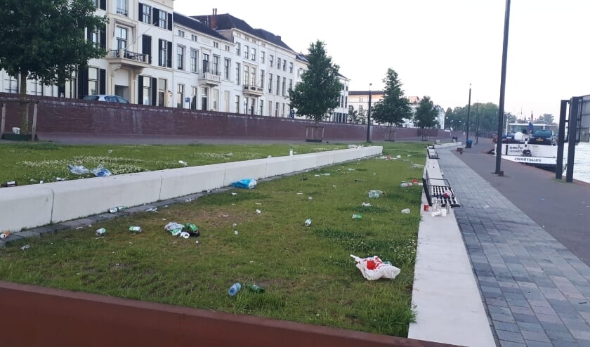 <p>De IJsselkade donderdag eind van de dag. Foto: gemeente Zutphen </p>