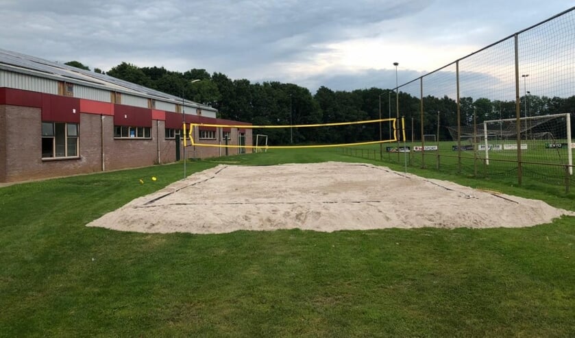 <p>Het beachvolleybalveld van Socii, waar ook anderen gebruik van mogen maken. Foto: Dirk Breukink</p>