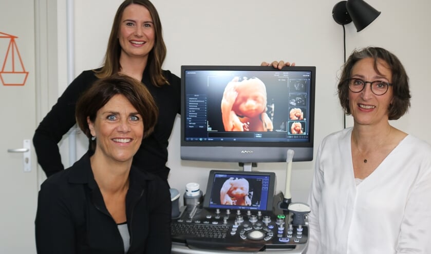 <p>Sabien Dokter, Ellen Reek en Marrianne te Loo van Buik&Co. Foto Arjen Dieperink</p>