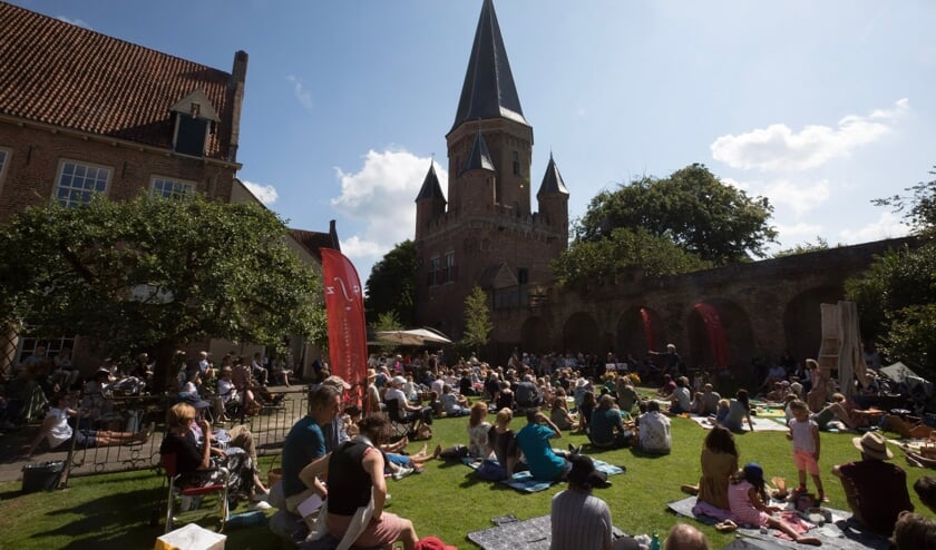 <p>Picknick lunchconcert in de tuin van Dat Bolwerck. Foto: PR</p>