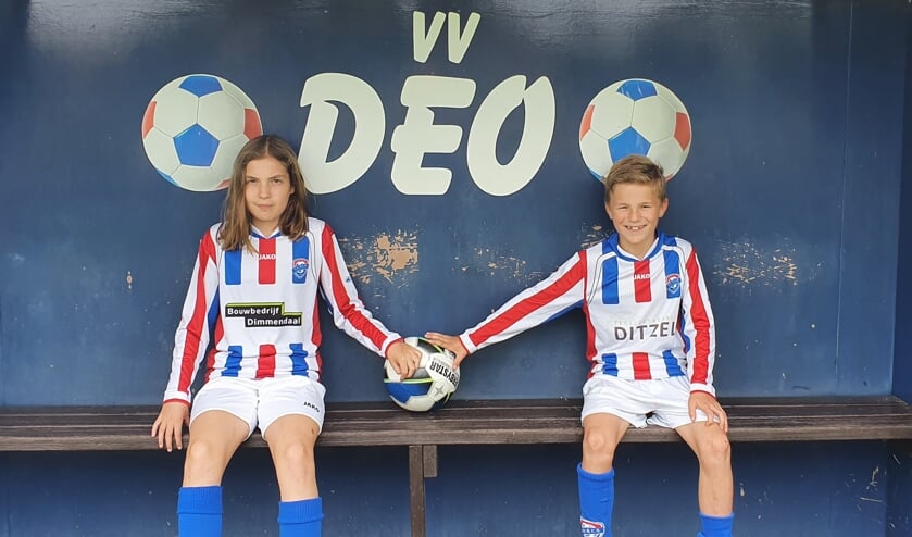 <p>DEO-talenten Fenna Schutte (links) en Dion Nieuwenhuis. Foto: Rob Weeber</p>