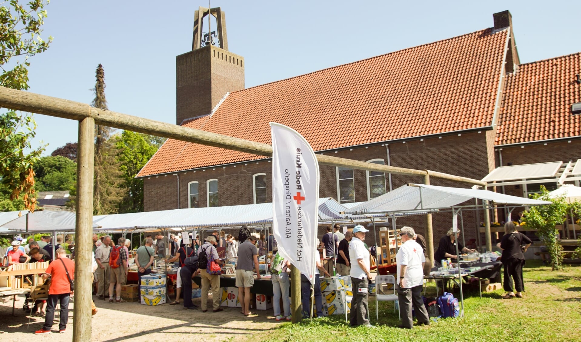 De boekenmarkt kan weer worden gehouden bij De Koppelkerk. Foto: Van der Galien