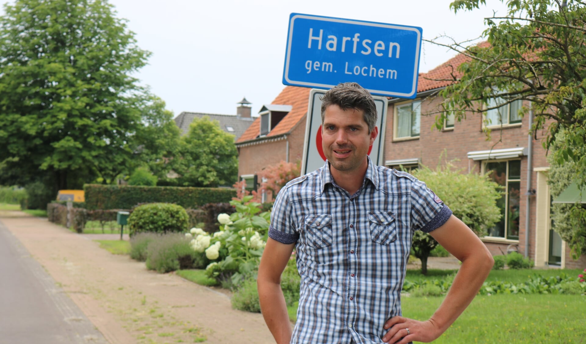 Tonny Verwoerd hoopt volgend jaar weer een rommelmarkt in Harfsen te kunnen organiseren. Foto:  Arjen Dieperink