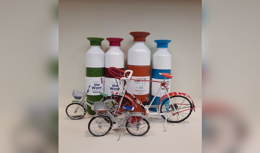 <p>De Wereldwinkel heeft aanbiedingen op Doppers en leuke fietsjes. Foto: PR</p>