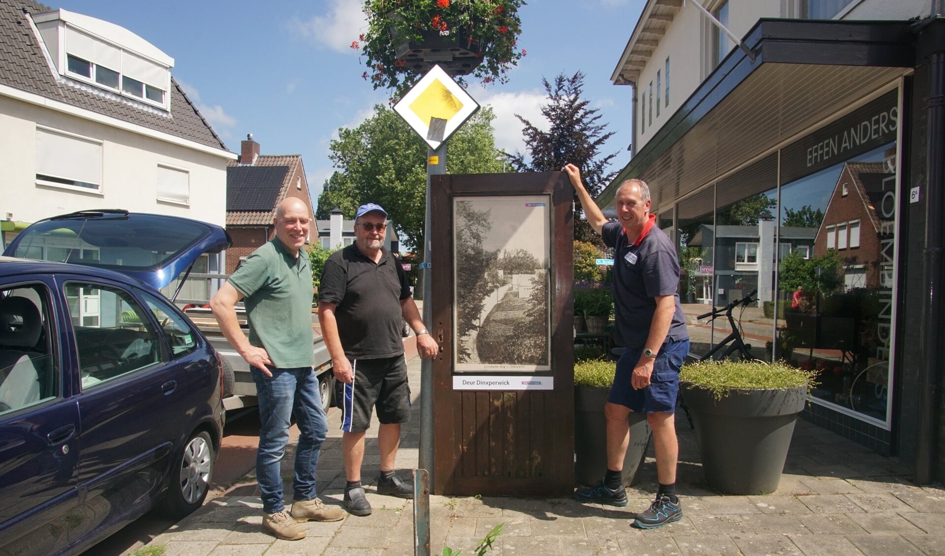René Westendorp (links), Bennie Jansen en Erik Schuurman bij een DEUR. Foto Frank Vinkenvleugel