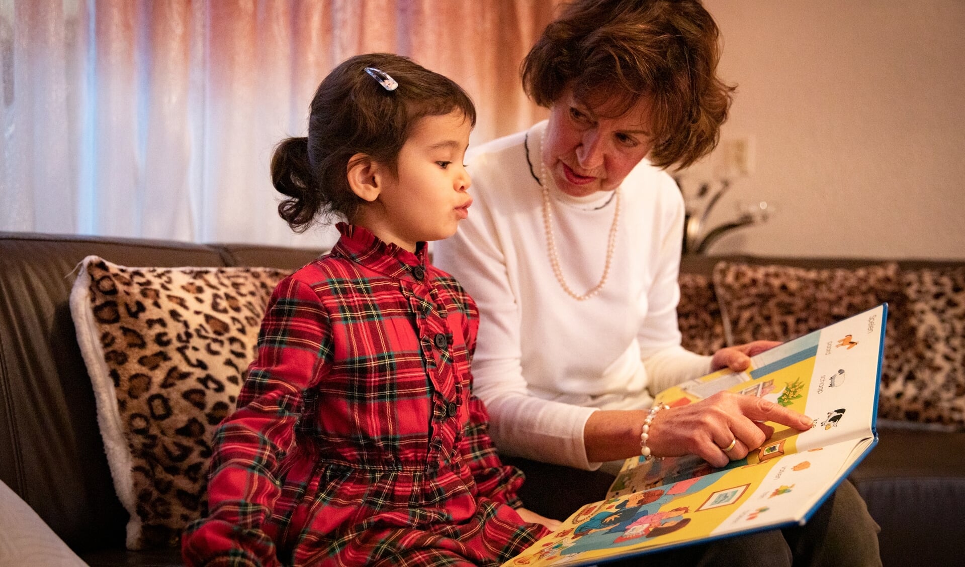 De kindertaalcoach ondersteunt niet-Nederlandstalige kinderen met de Nederlandse taal. Foto: Yunio