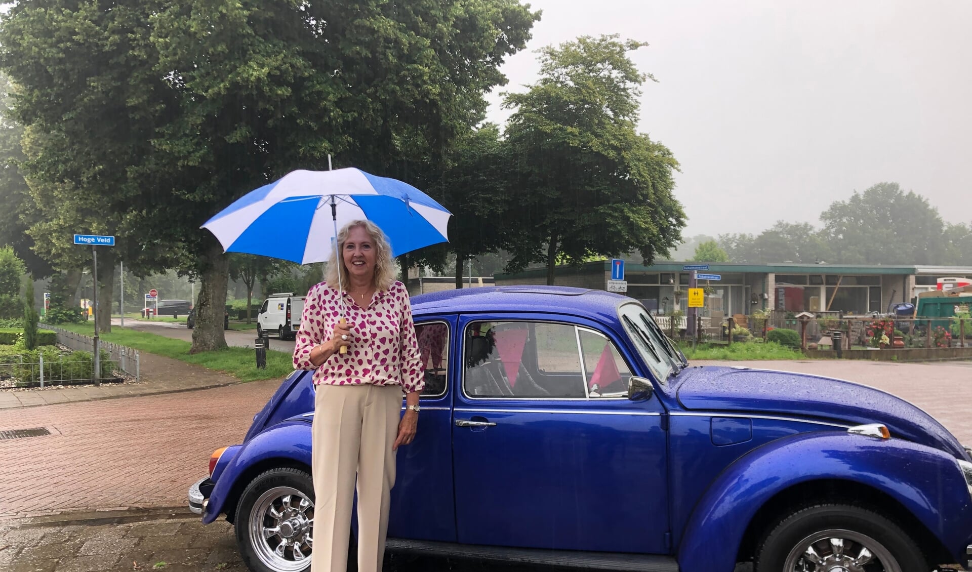 Gré de Kruijff- Vaags komt aan op school. Foto: Eva Schipper