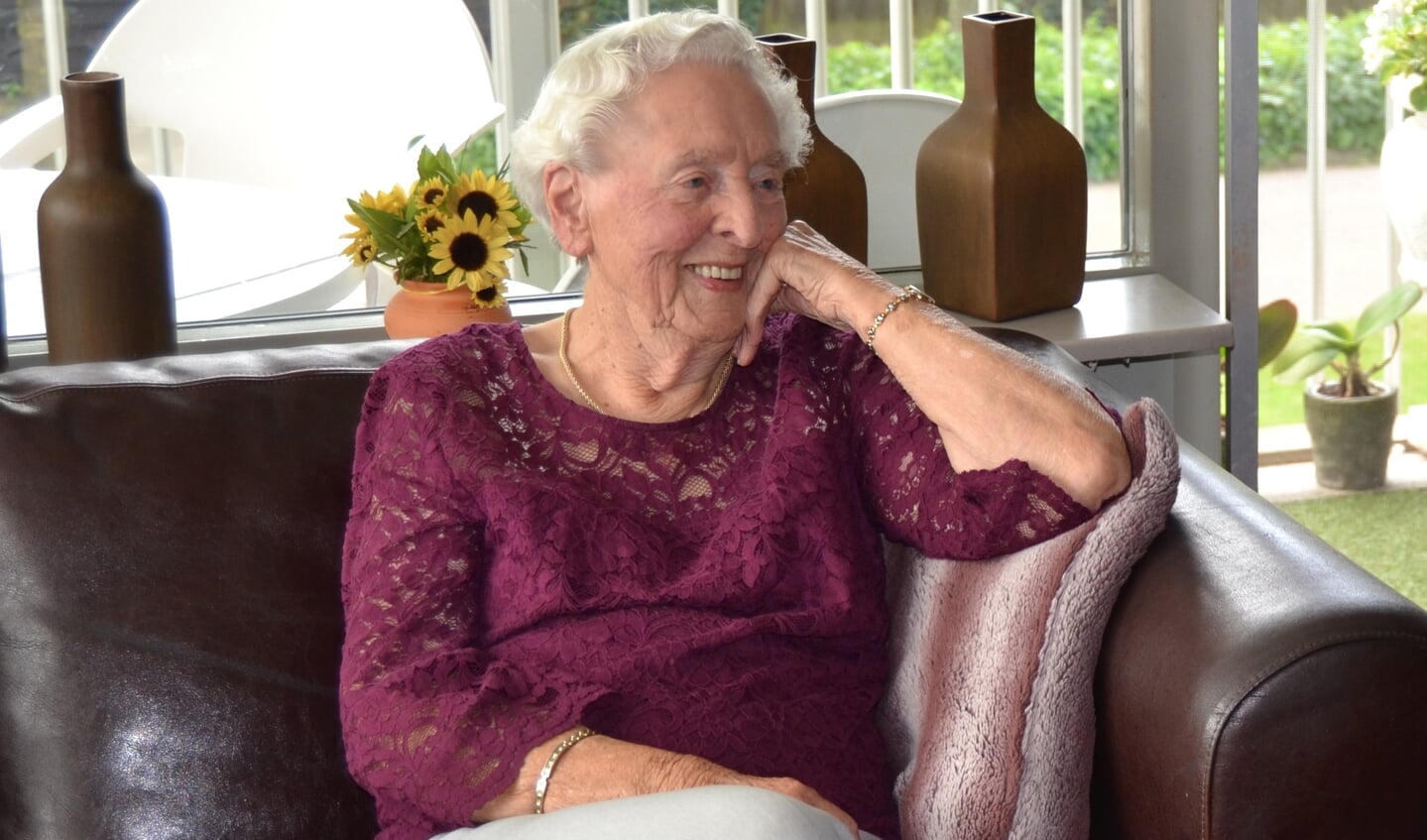 Mevrouw Doortje Rave is 102 jaar geworden. Foto Karin Stronks