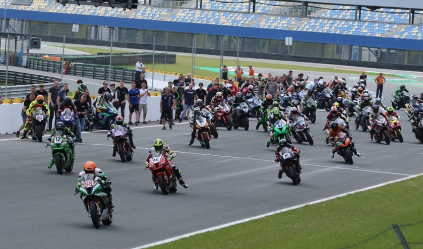 <p>Regionaal team SlaapXpert eindigde als 42ste in de Endurance race in Assen. Foto: Henk Teerink</p>
