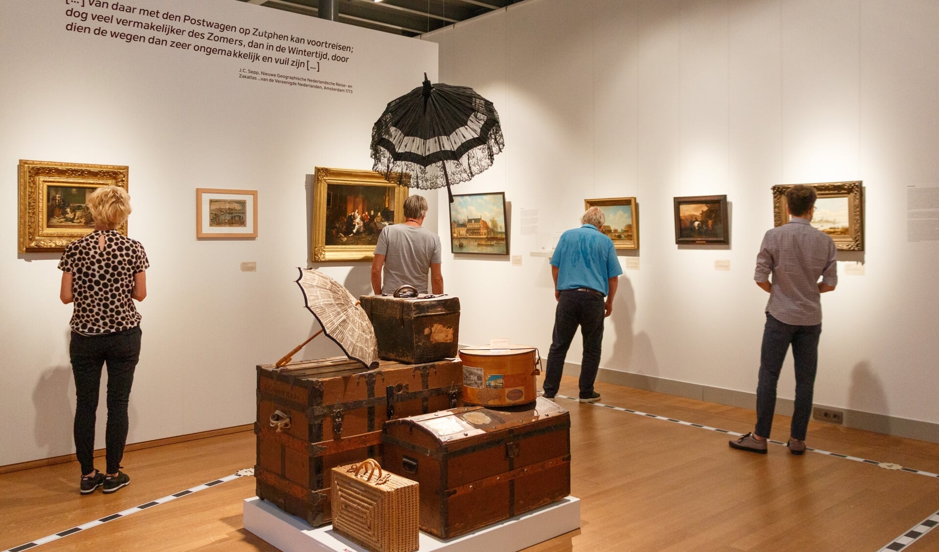 In de tentoonstelling ‘Op reis’ toont het Stedelijk Museum Zutphen hoe Zutphenaren en toeristen reisden door de eeuwen heen. Foto: Henk Derksen