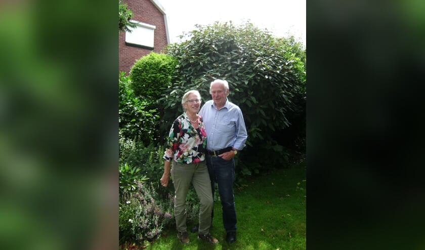 <p>Gerhard en Diny Konings uit Eibergen, leden van het eerste uur, kijken erg uit naar het moment dat ze weer met het koor Völle Wille mogen zingen. Foto: PR</p>