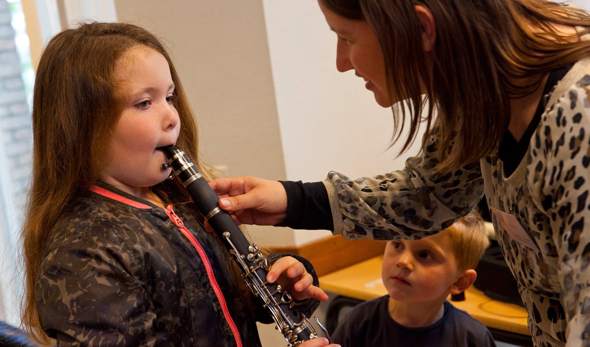 Kinderen kunnen instrumenten proberen. Foto: Jurgen Pillen