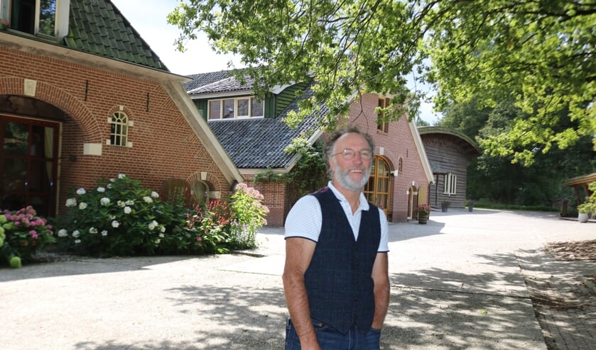 <p>André Zaalmink is trots op zijn team en landgoed Morgenstern. Foto: Arjen Dieperink</p>