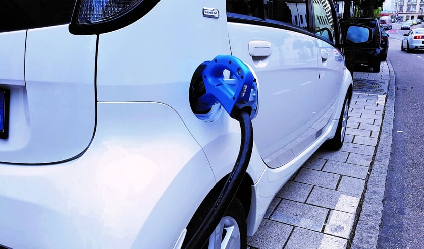 <p>Tijdens de Experience day kunnen bezoekers hun hart ophalen aan een breed assortiment van elektrische auto's. Foto: PR</p>