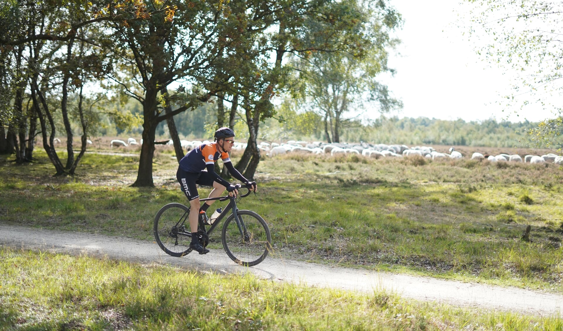 KCC EUregio Gravelride is een toertocht voor wielrenners en mountainbikers door Twente, Duitsland en de Achterhoek. Foto: Tess Kleinsman