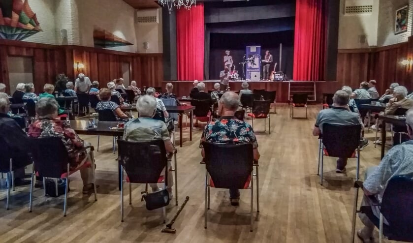<p>Vijfjarig jubileum Senioren Vereniging Vorden gevierd met optreden van het Duo Een & Ander. Foto: PR</p>