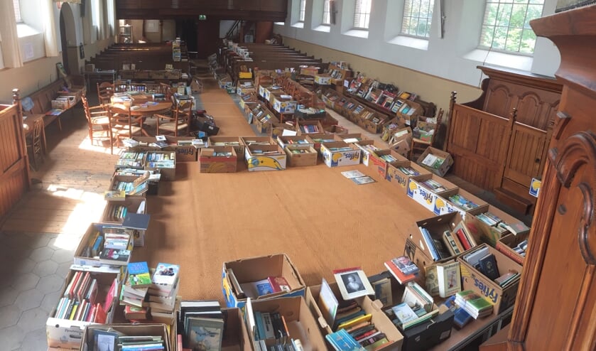 Boekenmarkten in de Antonius. Foto: PR