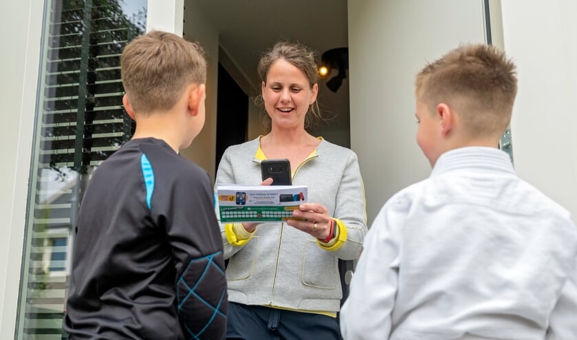 <p>Verenigingen uit Bronckhorst beginnen met loten verkopen (dit kan via de QR-code te scannen) via de Grote Clubactie. Foto: Merel van Dooren</p>