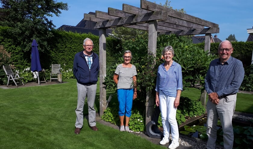 Het bestuur van PCOB, van links af Wim Tolkamp, Ineke Lubbers, Tjikke Hoekstra en Ad Brethouwer. Foto PR