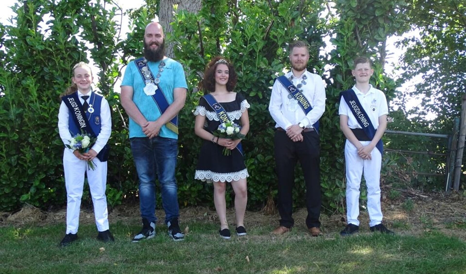De huidige koningen en koninginnen, vlnr: Janne Peters; Niels Hendriks, Nikky Mol, Niels Peters en Rob Wienholst. Foto: PR