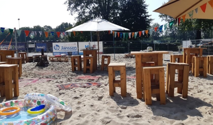 <p>Het beachvolleybalveld leende zich mooi voor het jubileumfeest van Sparta Zelhem. Foto: PR</p>