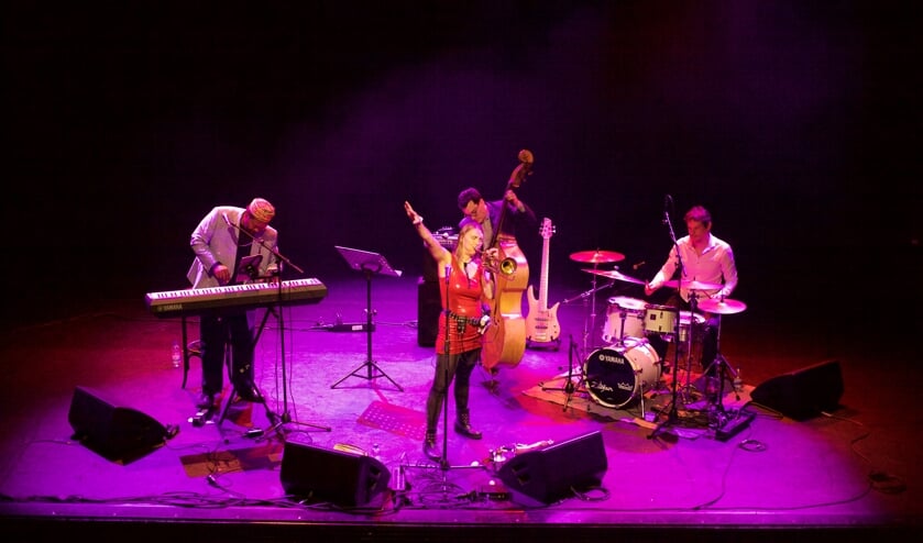 <p>Saskia Laroo Quartet gaat 'electric' in Eibergen bij de aftrap van het Jazz Eibergen-seizoen. Foto: PR/Jazz Eibergen </p>