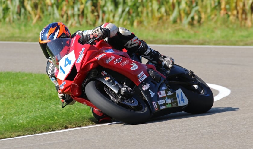 Eerste en tweede plaats voor Ilja Caljouw bij IRRC races. Foto: Henk Teerink