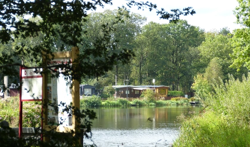 Voor me het karpermeer. Foto: Bernhard Harfsterkamp