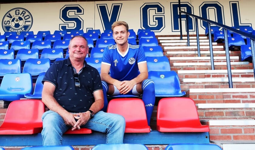 <p>Grolspits Luc Berentsen (hier op de foto met vader Peter) scoorde viermaal. Foto: Theo Huijskes</p>