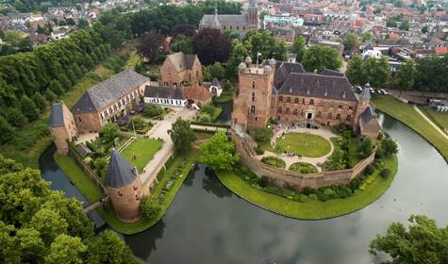 Huis Bergh met de gracht. Foto: PR