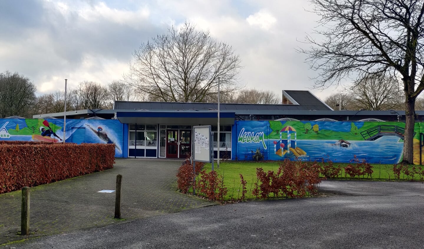 De kogel is door de kerk; locatie Zwembad De Meene is de plek voor de nieuwe sporthal. Foto: Rob Stevens