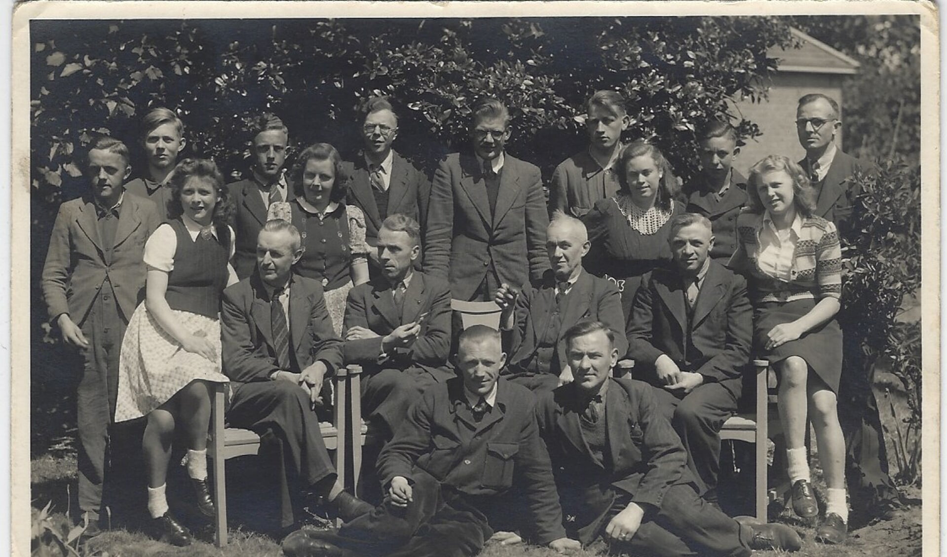 Personeel drukkerij De Boer, plm. 1920. Foto: met dank aan familie Boom