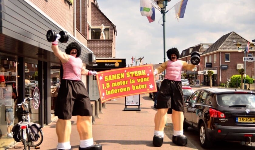 In Didam gaan zaterdag de steltlopers de winkelstraten in. Foto: Gastvrij Didam