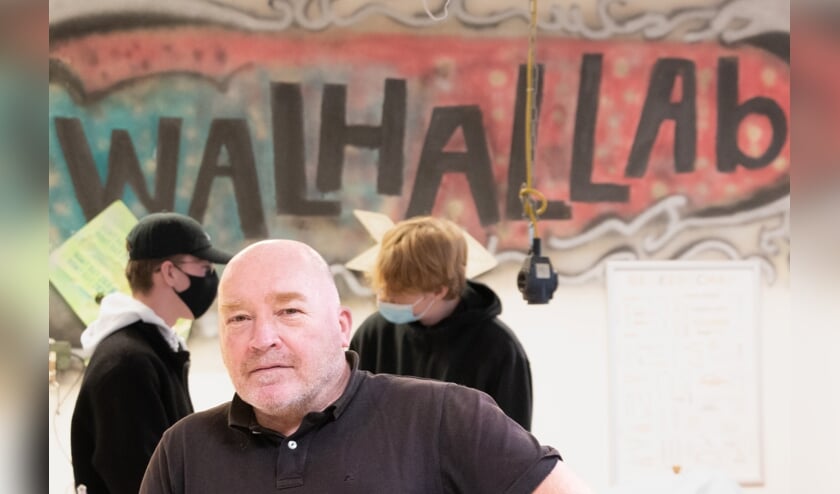 <p>Marco Mout, de oprichter van jongerenwerkplaats WALHALLAb in Zutphen. Foto: Henk Derksen</p>