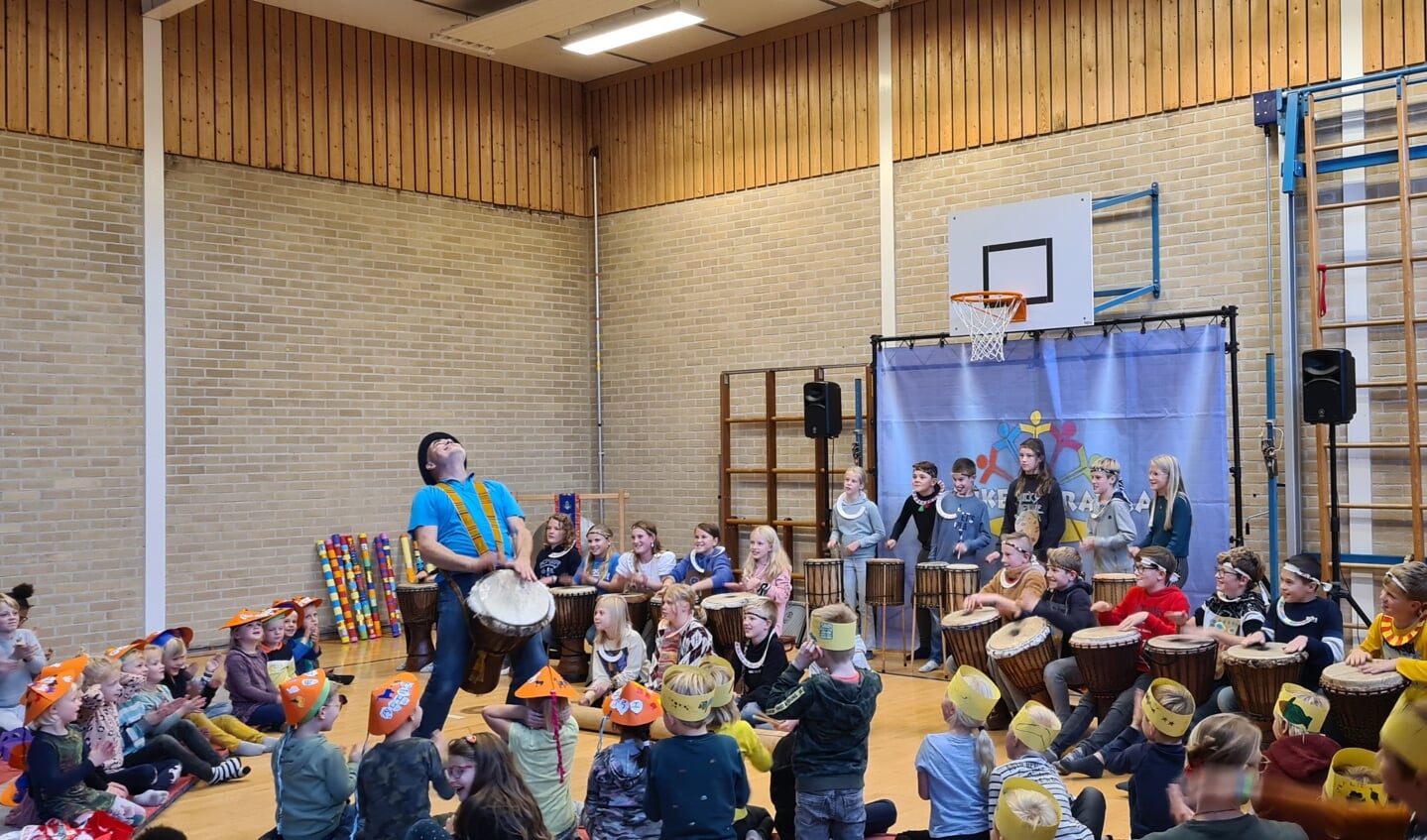 De themaweek werd afgesloten met een optreden. Foto: Corry Kuijt