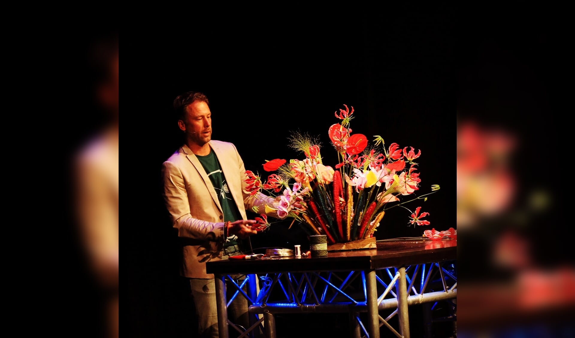 Frits Hoogers behoort tot de top van Nederlandse bloemstylisten. Foto: PR