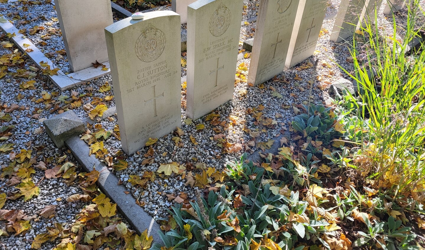 Graven van gestorven Britse soldaten op Berkenhove in Aalten. Foto: Mark Ebbers