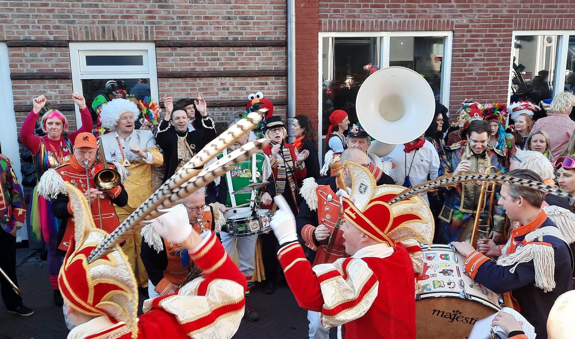 Een bonte stoet carnavalisten zal de elfde van de elfde door de Grolse binnenstad trekken. Foto: Kyra Broshuis